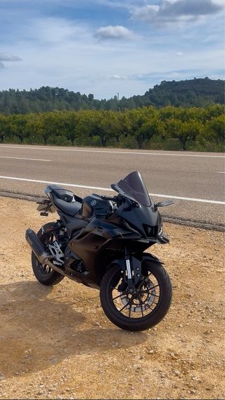 Yamaha yzf R125 2025 Negra