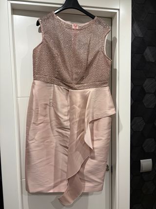 Vestido de fiesta rosa. Talla 46