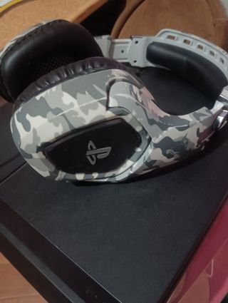 PS4 (PlayStation 4) Negra + 2 Mandos