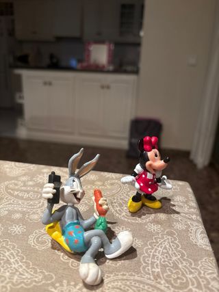Figuritas Minnie y Bos bunny