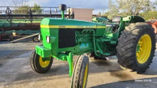 Tractor John Deere 2135