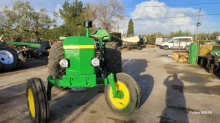 Tractor John Deere 2135