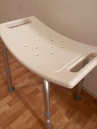 Taburete de ducha blanco y plateado