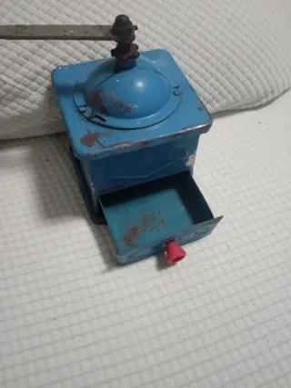 Molinillo de café antiguo azul