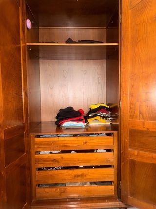 Armario clásico de madera