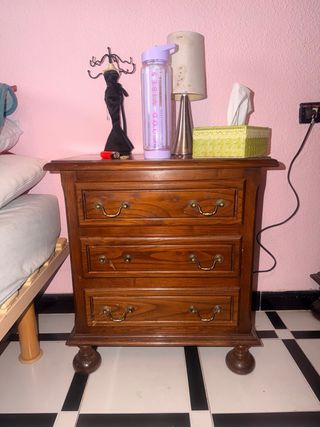 Armario clásico de madera