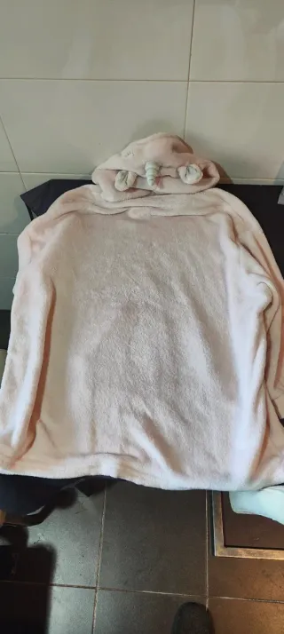 Bata Manta Unicornio Primark Talla S 128-146 cm