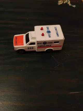 Ambulancia NYC EMS Juguete