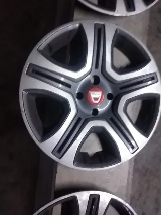 1 Tapacubo Dacia Sandero R16