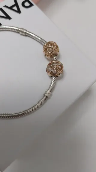 Lote 2 charms Pandora.