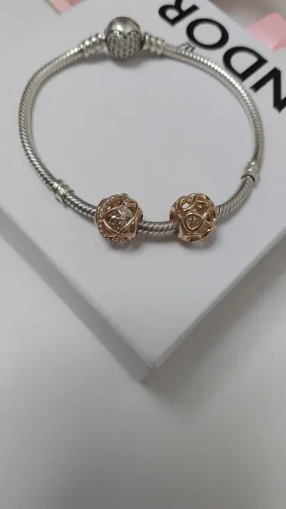 Lote 2 charms Pandora.