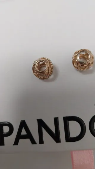 Lote 2 charms Pandora.