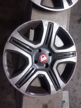 1 Tapacubo Dacia Sandero R16