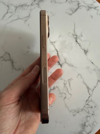 iPhone 16 Pro 256GB Titanio Desierto