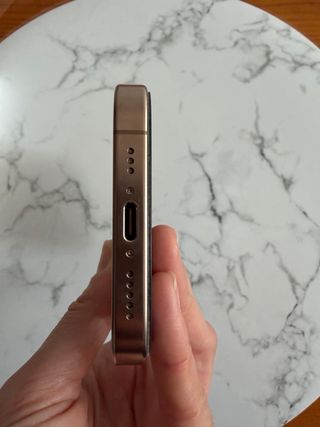 iPhone 16 Pro 256GB Titanio Desierto