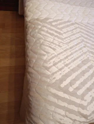 Edredón Matrimonio Beige y Blanco