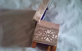 Cofre caja joyero en metal repujado VINTAGE