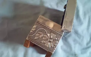 Cofre caja joyero en metal repujado VINTAGE