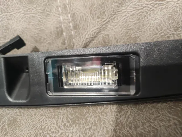 Moldura maletero Mini con pulsador y luces