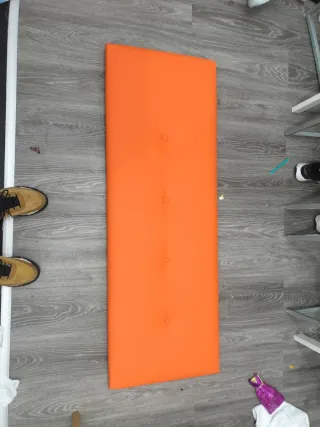 Cabecero de cama naranja