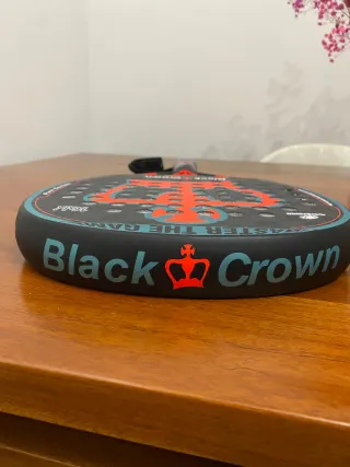 Pala de pádel Black Crown especial 16k 2023