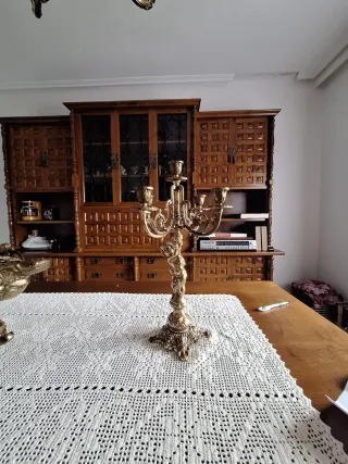 Mueble de salón castellano madera y cristal