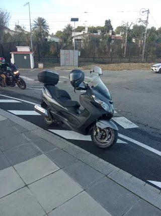 Suzuki Burgman 400 Gris/Rojo