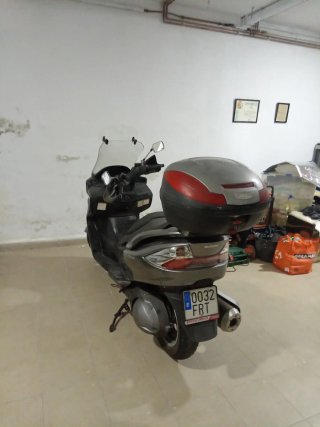 Suzuki Burgman 400 Gris