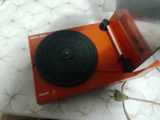 Giradischi Philips Arancione
