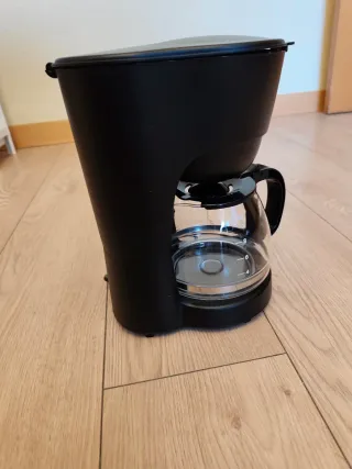 Cafetera de goteo negra