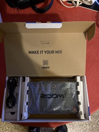 Mixer Zoom LiveTrak L-6