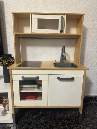 Cocina infantil de madera