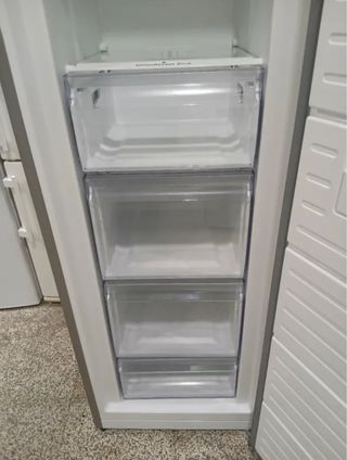 Congelador Vertical Balay 185cm Inox
