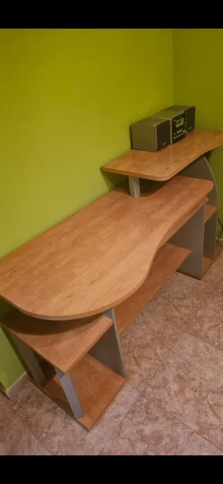 Mesa de escritorio madera y metal