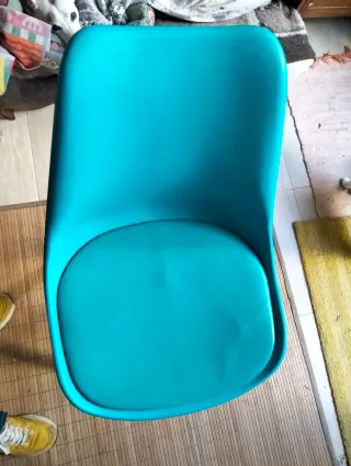 4 Sillas Nórdicas Azules y Multicolor