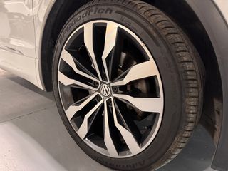 Volkswagen TIGUAN RLINE  4MOTION FULL EXTRAS