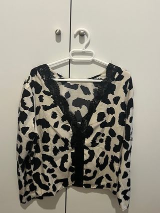 Blusa Shein animal print con encaje