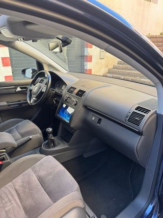 Volkswagen Touran 2011