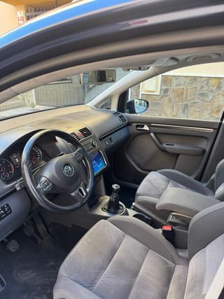 Volkswagen Touran 2011