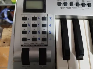 Controlador MIDI Evolution MK-425C