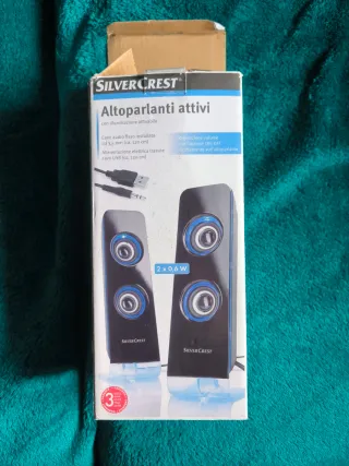 Altavoces SilverCrest negros con luces LED azules