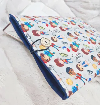 Funda Literaria Stranger things