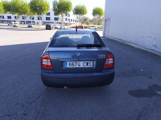 Skoda Octavia 1.6i 102cv