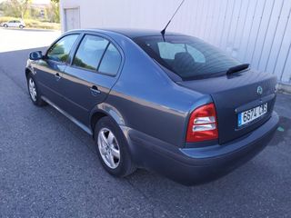 Skoda Octavia 1.6i 102cv