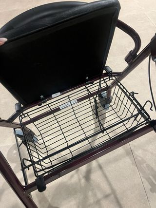 Andador 4 ruedas con cesta y frenos