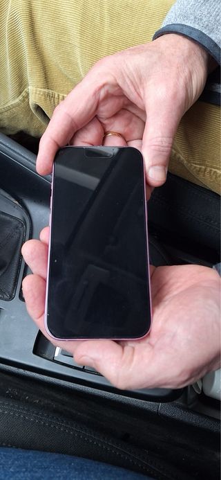 iPhone 16 Rosa 128GB - Salud Batería 96%