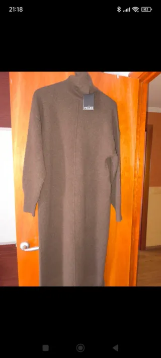 Vestido largo Pieces marrón