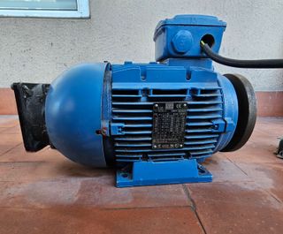 Motor Eléctrico WEG Trifásico 3 kW (4CV)
