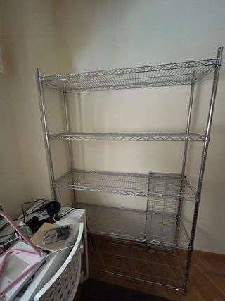 Estantería metálica modular plateada