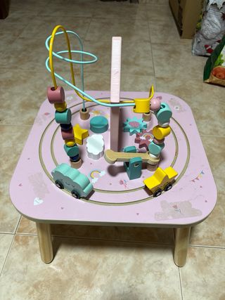 Mesa de juego Montessori infantil
